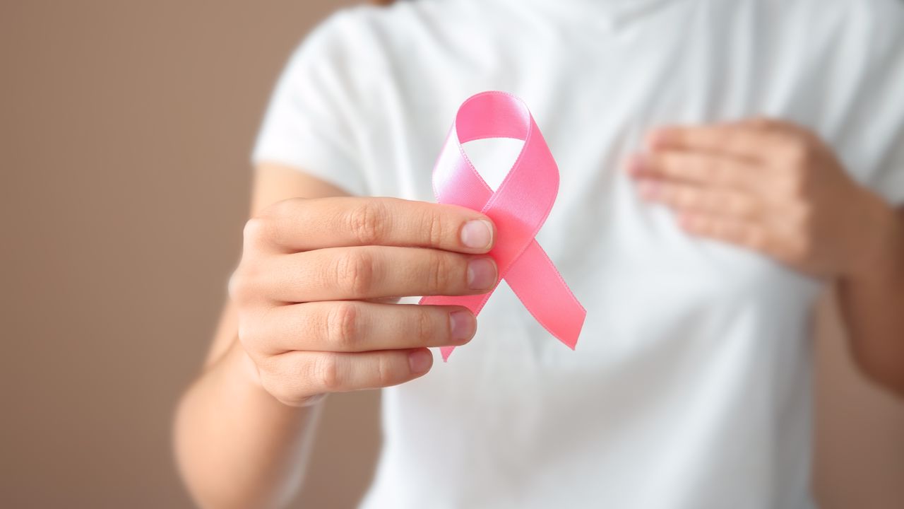 Cancer du sein et prévention : comment réduire les risques et reconnaître les signes précurseurs