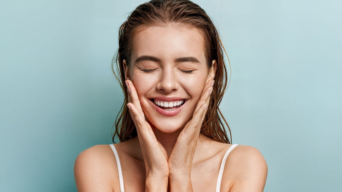Skin icing: beneficios del hielo en la cara, cómo hacerlo bien y cómo potenciar sus efectos con ElaBeauté